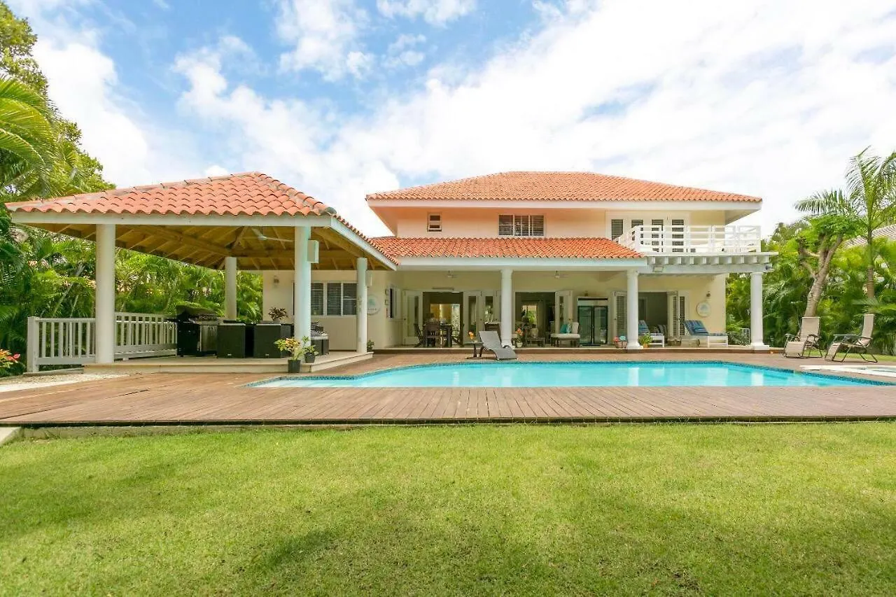 Marcela Villa***** location